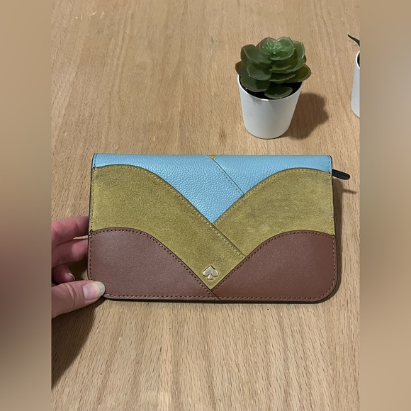 Kate Spade Nadine Patchwork Medium Sized Clutch / Wallet - Picture 2 of 13